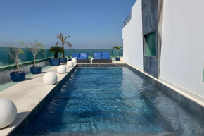 HR.360 - Cobertura com piscina e 5 suítes para alugar em Copacabana